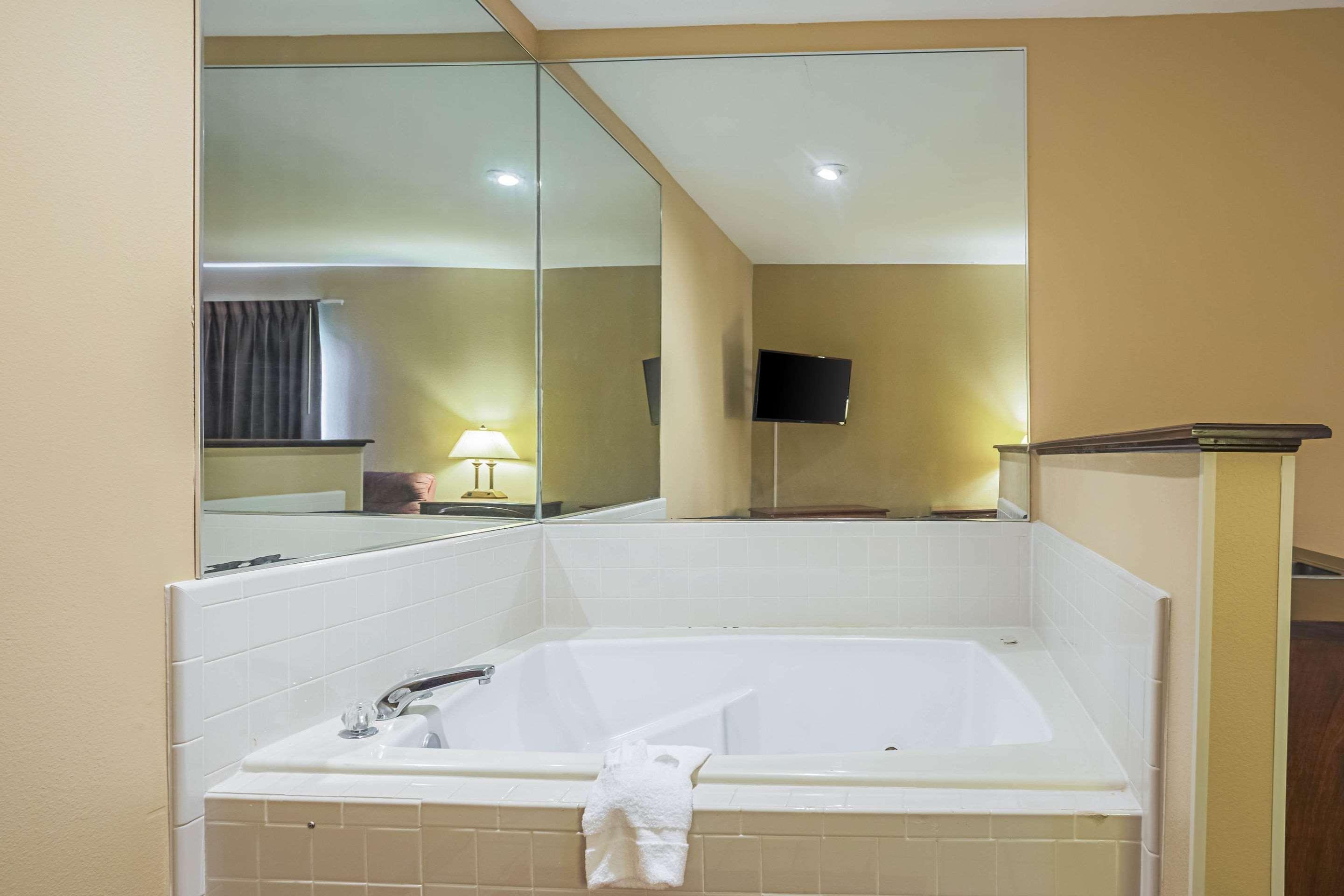 Econo Lodge Inn & Suites Ripley Kültér fotó