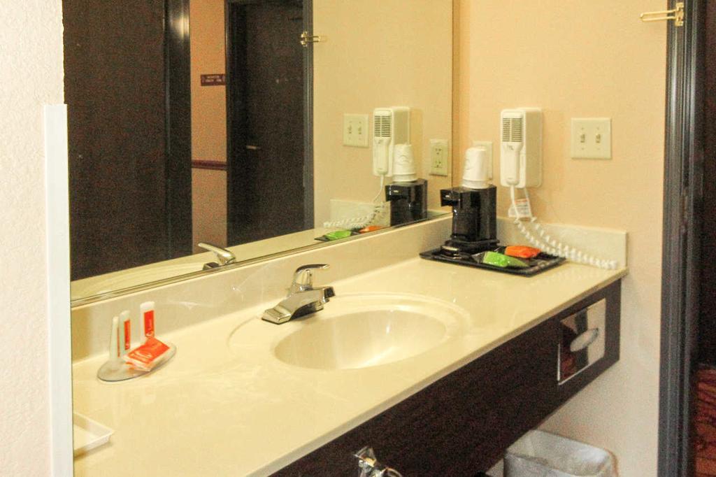 Econo Lodge Inn & Suites Ripley Szoba fotó