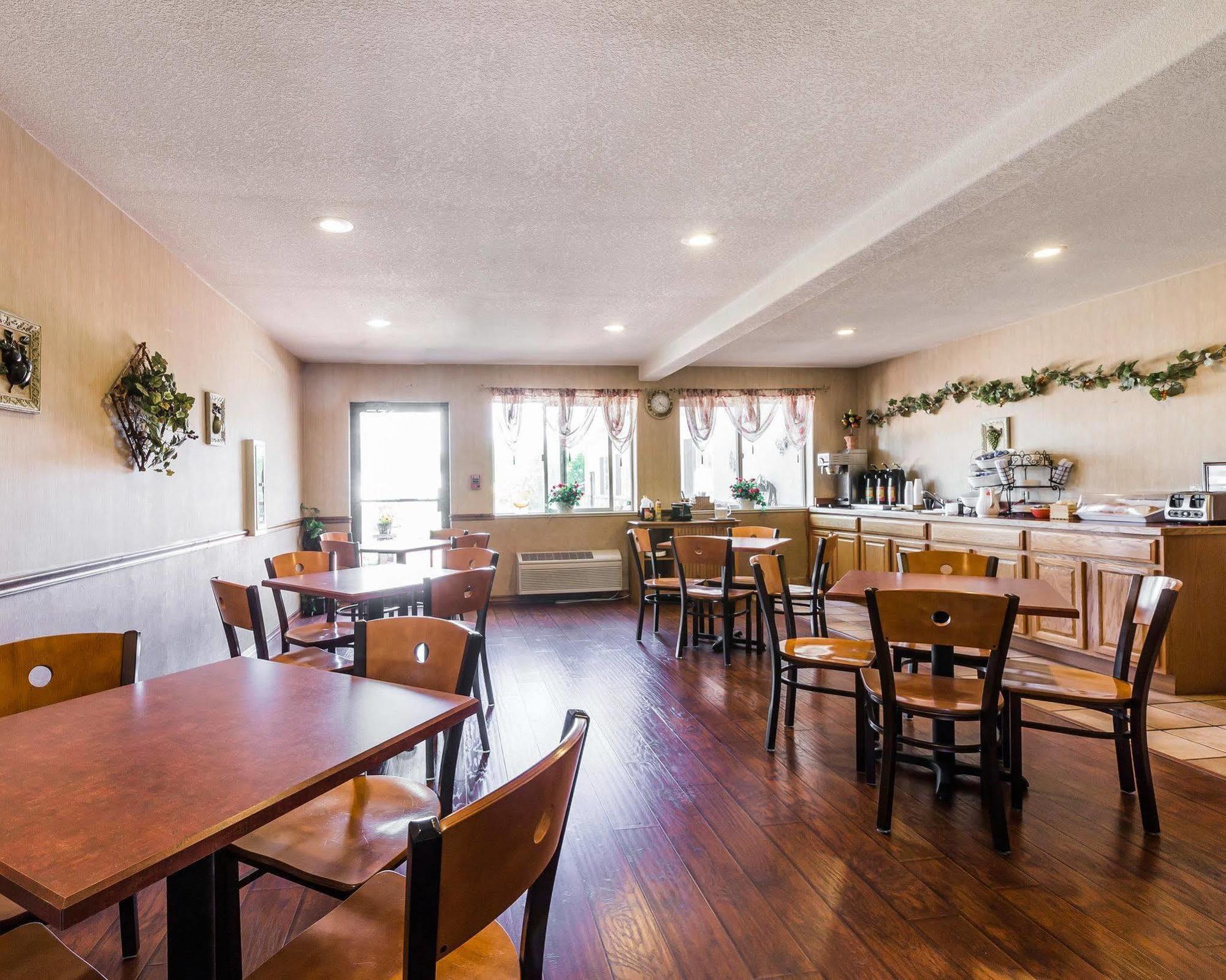 Econo Lodge Inn & Suites Ripley Kültér fotó