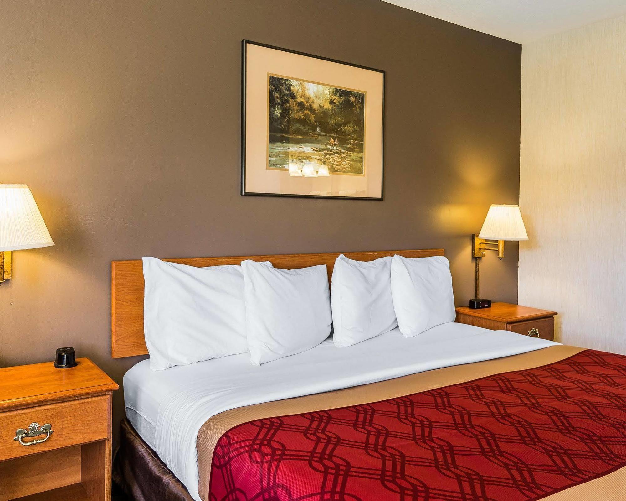Econo Lodge Inn & Suites Ripley Kültér fotó